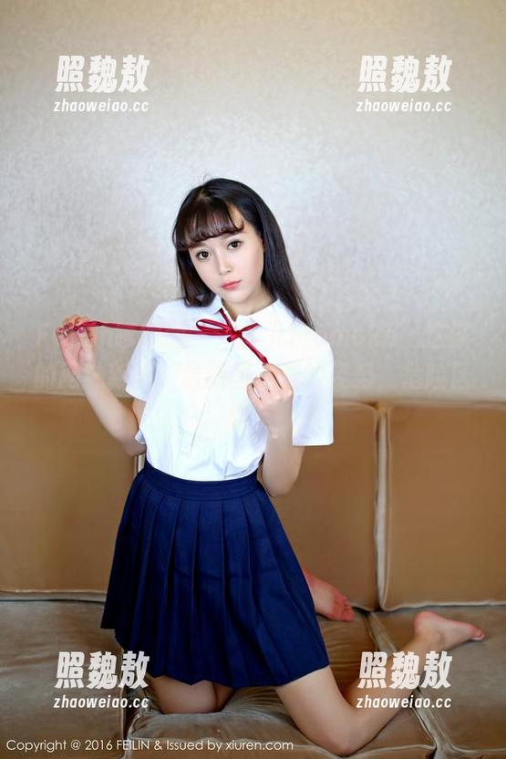 Feilin嗲囡囡 - “芷儿Momoko”这波的网袜新照，最新图片里的姿势，危险区啊！