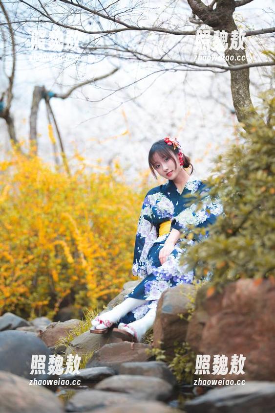 无圣光的白丝梦：Luisa_零纱给你带来不同寻常的美图体验