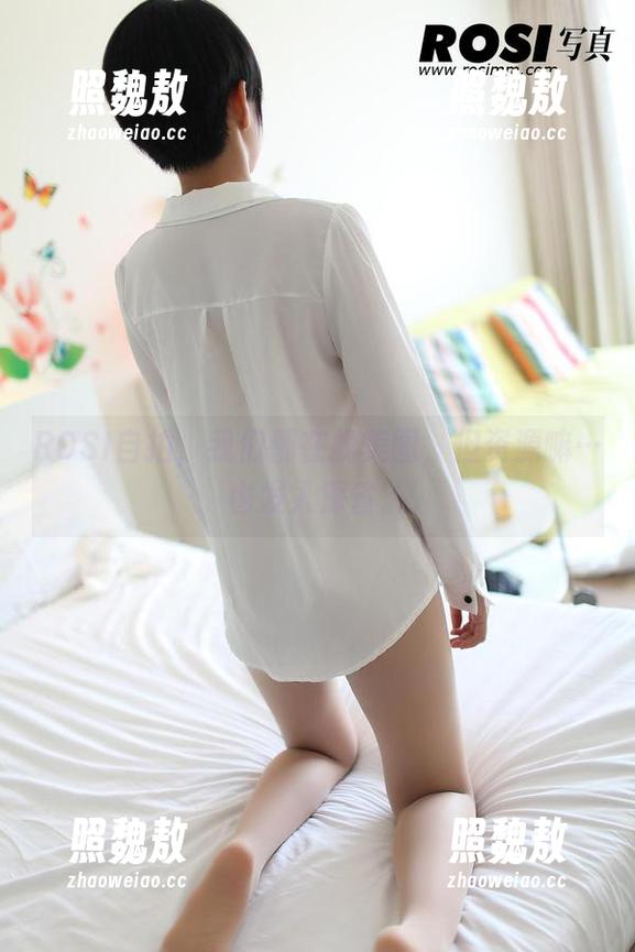 ROSI自拍，我们都在找美图，但资源嘛…也发人深省。