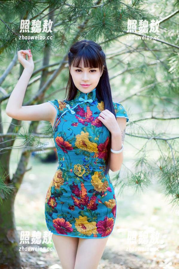 TuiGirl - 纯小希的居家套图资源：你见过在家那么懒的姿势吗？