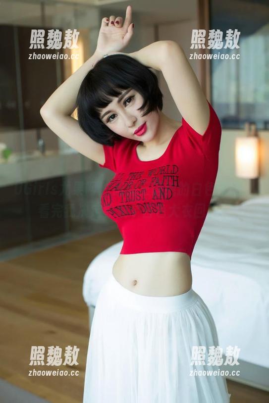 UGirls尤果网 - 眼见王语纯的白色系列，看完我决定要换个白色大衣回去！