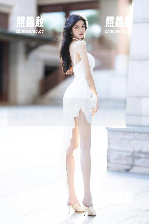 XIAOYU语画界-徐莉芝 XIAOYU语画界 - 白色无限?徐莉芝的作品合集:还有没有其他颜色的选项啊!