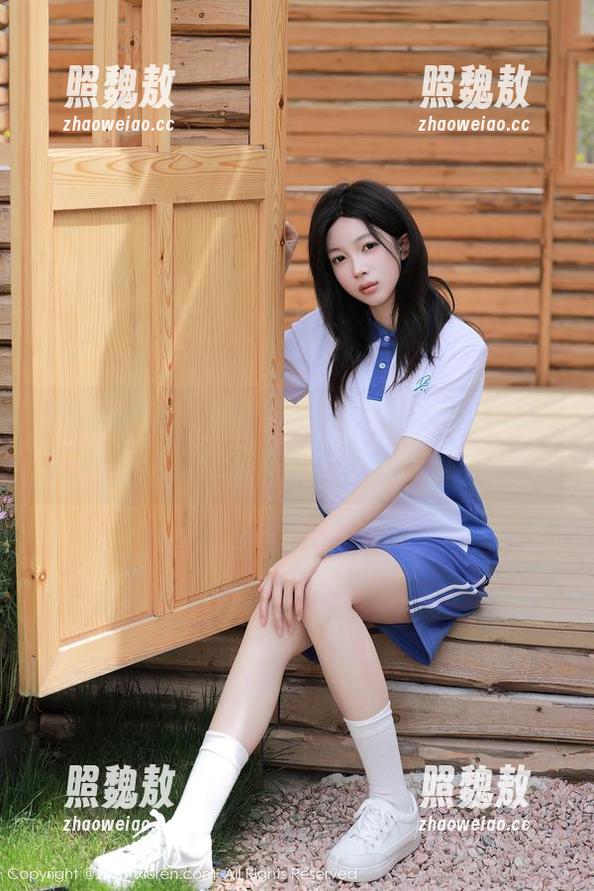 Xiuren秀人网 - 看AngelaLee李玲的写真，秘密就在她的眼神里。