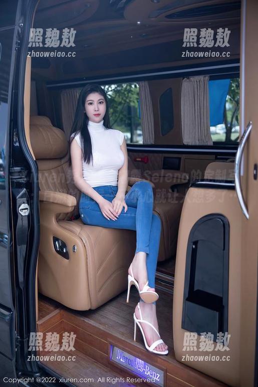 Xiuren秀人网-娜露Selena Xiuren秀人网 - 娜露Selena的定制写真:白嫩的时候一不小心就让人想多了……