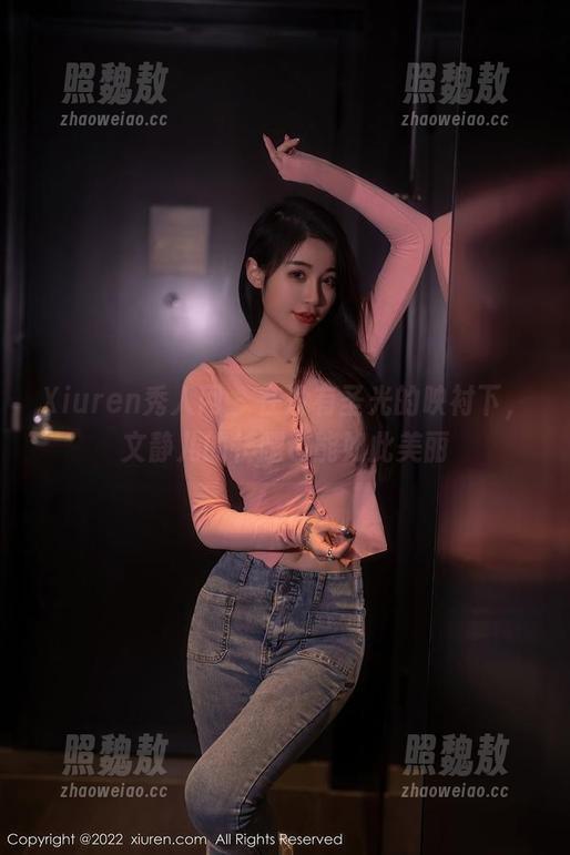 Xiuren秀人网-文静儿 Xiuren秀人网 - 在没有圣光的映衬下,文静儿的长腿也能如此美丽