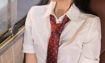 Xiuren秀人网 – 排队领福利，王俪丁呀的白丝图集，竟让我想起了小时候的袜子？
