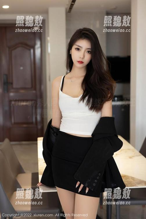 Xiuren秀人网-赵万灵 Xiuren秀人网 - 赵万灵果然不愧为女王,原图里的气场令人窒息啊。