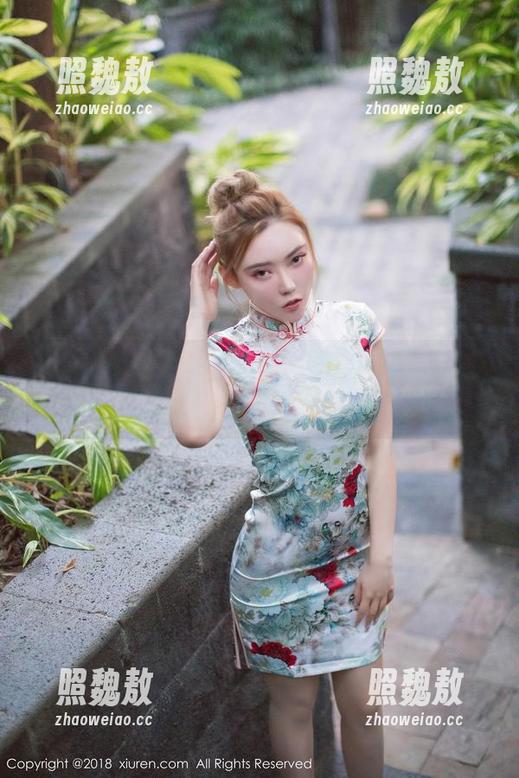 Xiuren秀人网 - 雯大王susie与户外的亲密接触：美图合集，风景一姐！