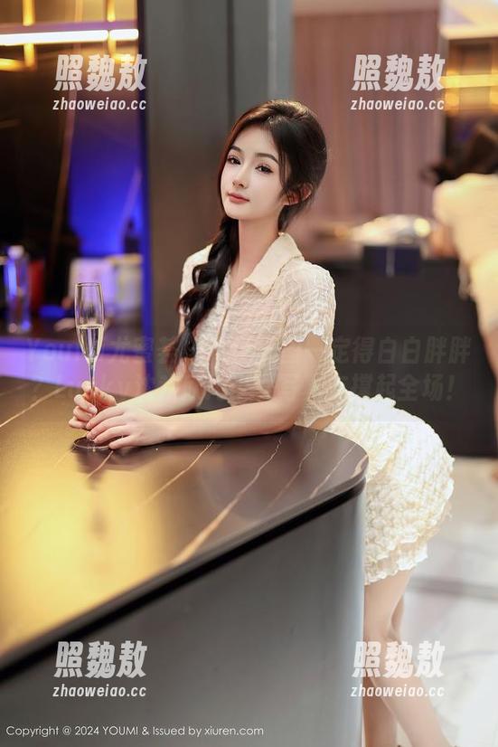 YouMi尤蜜荟 - 谁说美图一定得白白胖胖？Lucky沈欢欣用少女写真支撑起全场！