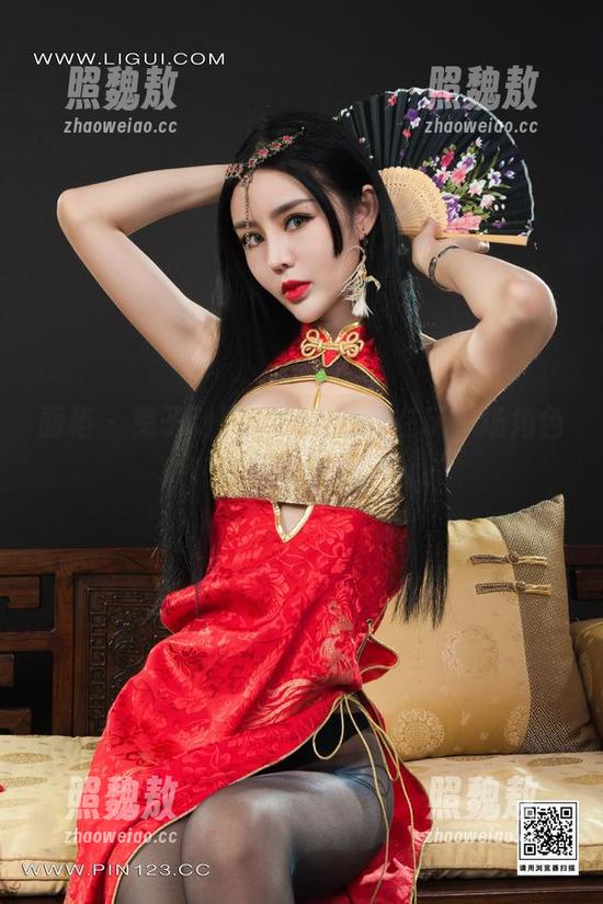 丽柜 - 兔子制服，穿上就像在玩一场角色扮演游戏