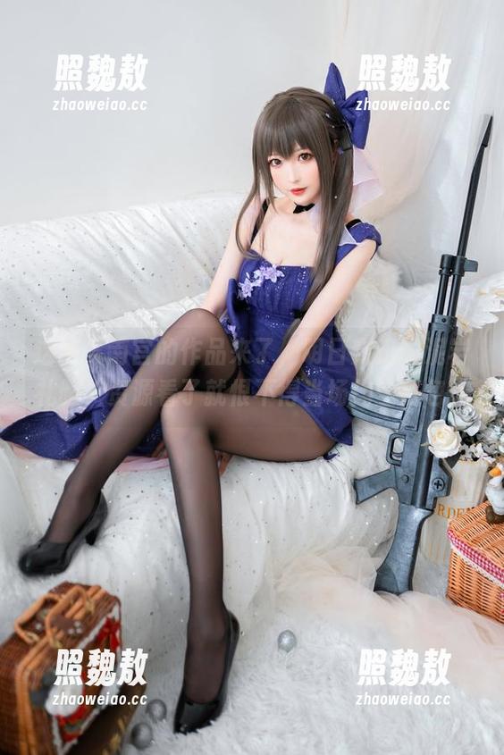 南宫 这不,南宫的作品来了,明日方舟的泥岩礼服,资源看了就恨不得当场掏空钱包。