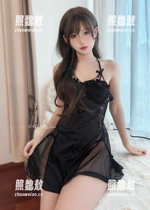 发条少女yoki 今天的重点:发条少女yoki的牛仔裤写真集更新,风潮扑面而来,我得找双好鞋跟上!