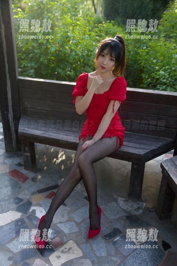 小女巫露娜 你以为花嫁只是白纱?小女巫露娜的套图让你大开眼界!