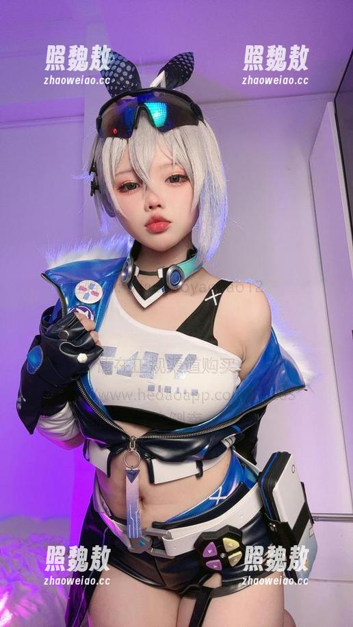 小瑶幺幺，怀着满满爱意的校服妹妹和私房美图送给你！