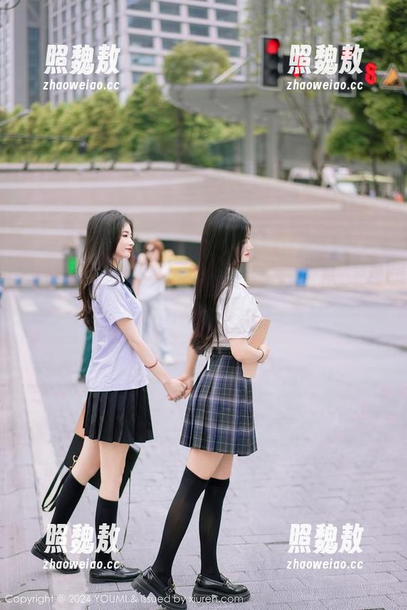 尤蜜荟-Emily顾奈奈酱 尤蜜荟 - 一层一层的镂空,Emily顾奈奈酱高清写真又让人hold不住