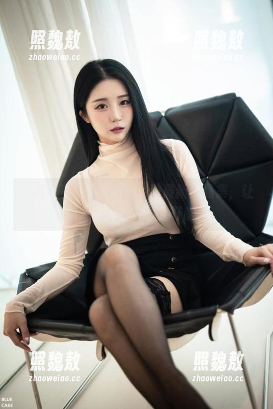 棉袜出镜！普美(bomi)最新作品集，让你对袜子的想象大开眼界