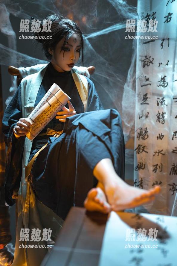 杏仁曲奇 面对杏仁曲奇的美图,坏猫猫也得乖乖当模特!