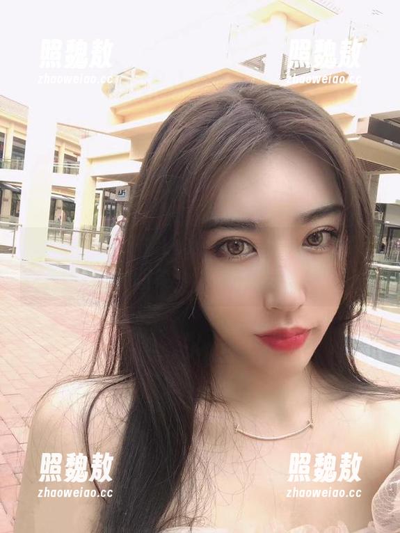 微密圈 - 林子喵Lynne的美足？飘来了无圣光的图集，让你大开眼界！