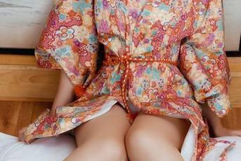 果团网 – “little贝壳喵”加持的连体衣图包，不看会不会后悔？