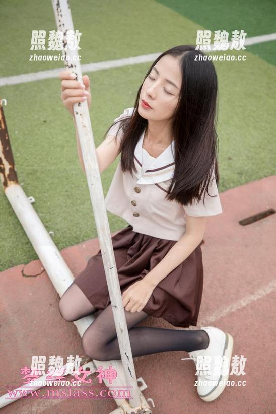 梦丝女神-王娇娇 梦丝女神 - 王娇娇的比基尼合集,爱上每一个巧妙的角度,只想说“这海滩好热闹”!