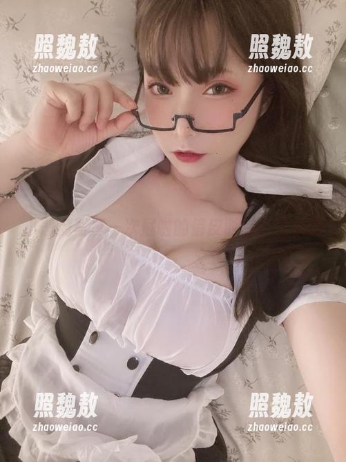 小恶魔写真—次屁啦的俏皮时刻，嘿嘿嘿