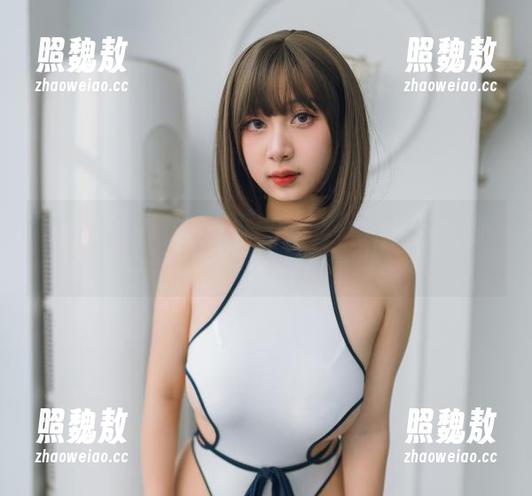 浅安安 浅安安的皮衣套图,谁还需要别的外套呀?分享给你们哦