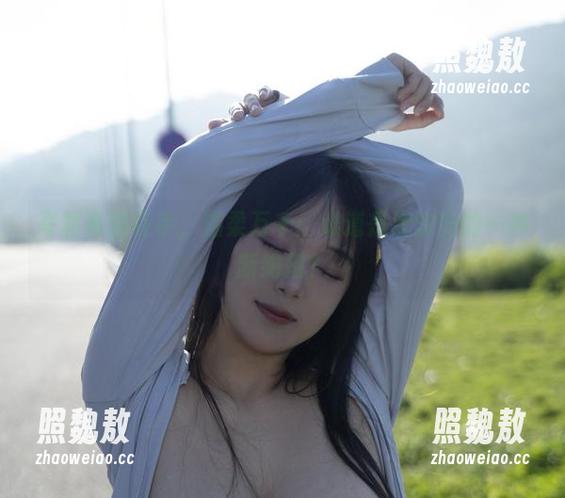 写真资源在手，温柔万千：难道是浅安安的一种新绝招？