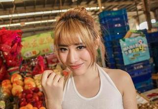 爱丝 – 把若兮的短裙放进收藏夹，图库更新又灵动！
