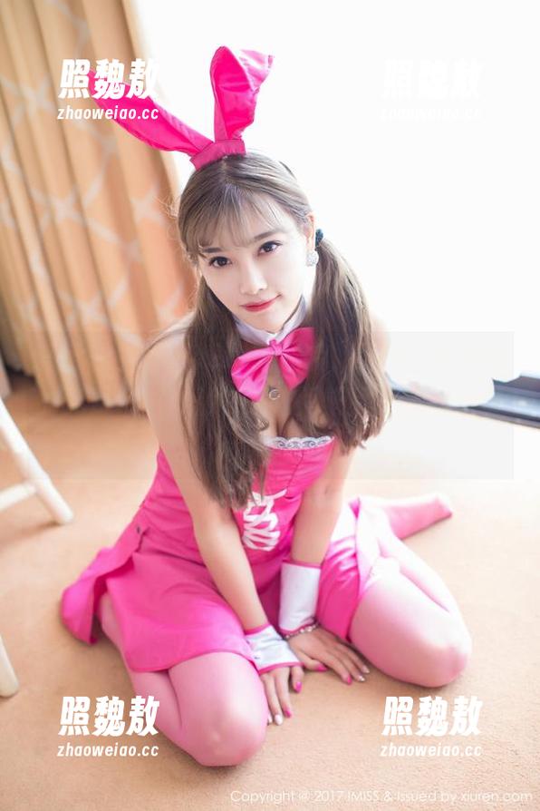 爱蜜社-乐薇Vivi 爱蜜社 - 乐薇Vivi职业装,给你不可思议的免费套图体验,工作间隙别忘了多欣赏哦!