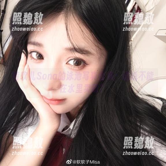 特软儿Sona 特软儿Sona的泳池写真合集:谁说不能在水里卖萌?