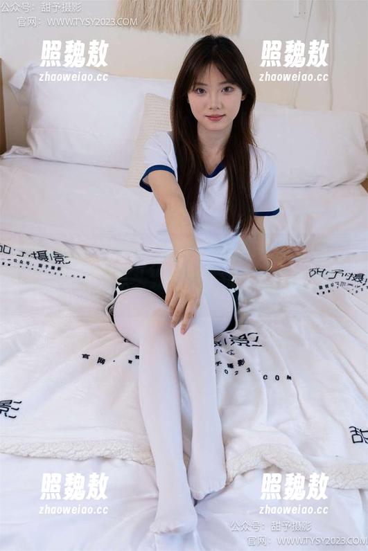 甜予摄影-梨子 甜予摄影 - 你见过梨子的最新作品集吗?脏白棉袜,从头到尾都在挑战我的接受度。