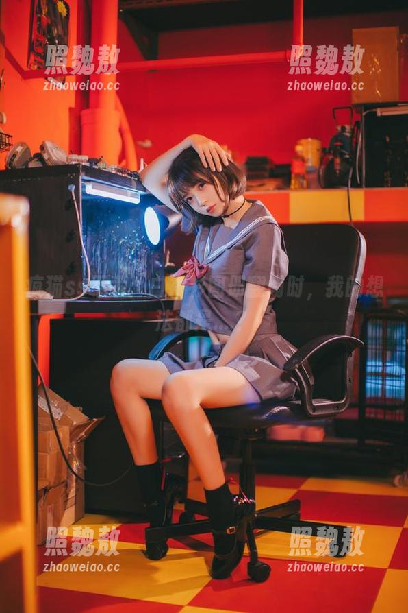 疯猫ss不乖：白衬衫图册翻阅时，我的想法都是....？