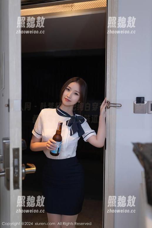 秀人网-叶梦轩 秀人网 - 叶梦轩:把纯白穿在身上,全身都是零食的清新味道?图集