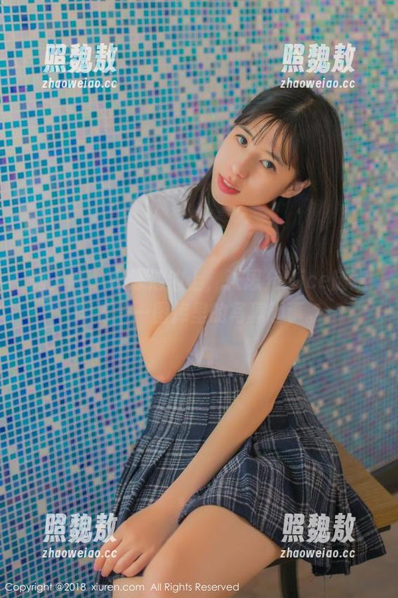 秀人网-张思允Nice 秀人网 - 在泳池边上,张思允Nice随意翻飞——图库里的写真趣事。