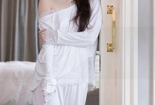 秀人网 – 杨晨晨sugar的私拍：女仆变身，不只是拿着托盘的那种哦