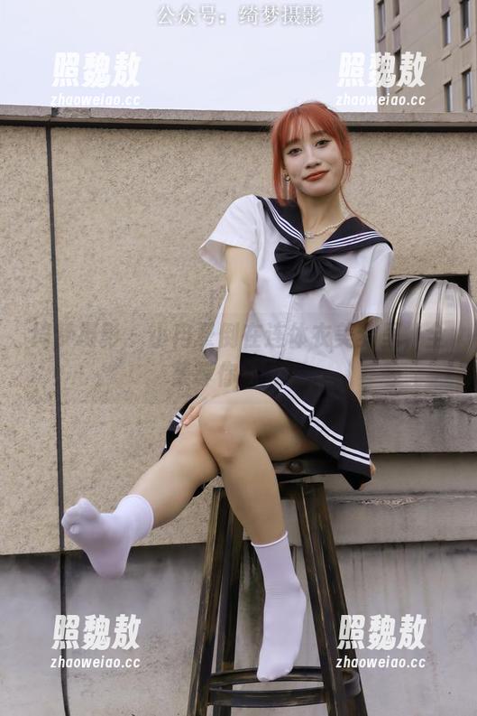 绮梦摄影 - 小冉晕倒在连体衣美梦里，全集等你下载！