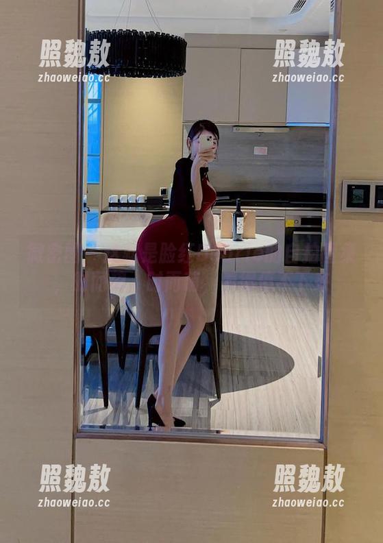 脸红Dearie 微密圈 - 这就是脸红Dearie的自拍图集,时而糗,时而萌,看得停不下来