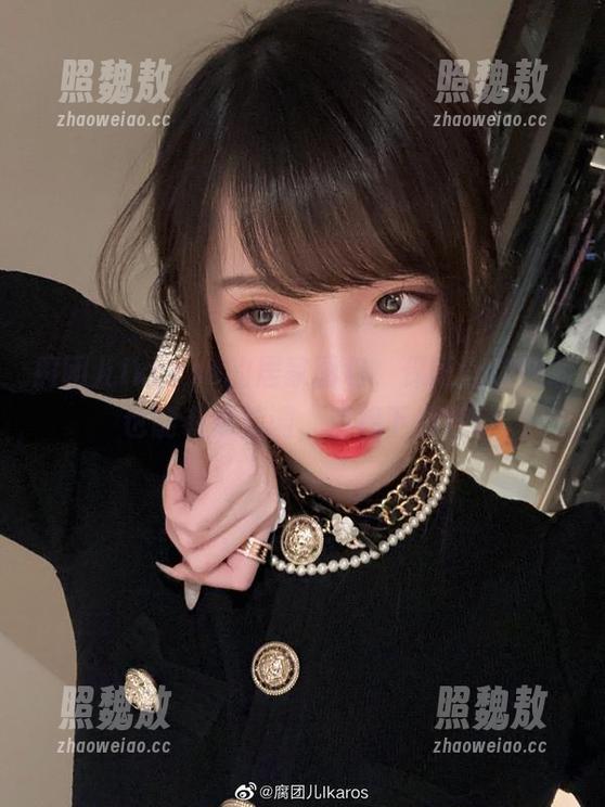 腐团儿Ikaros的居家图包，保证让你在家也能有点情调，直接下载吧!
