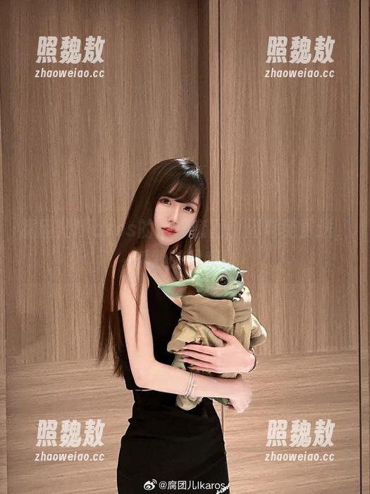 腐团儿Ikaros的尼禄套图，闪电免费送，抓紧时间哦！