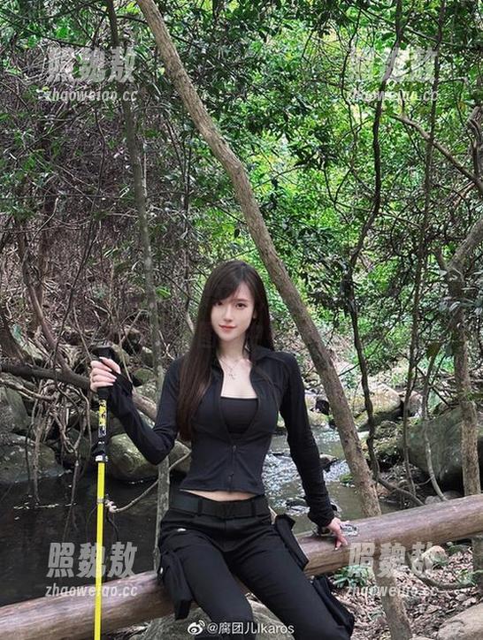 天刀同人秀的爱恨交织，腐团儿Ikaros的写真恰到好处，图集中有种说不出的暧昧
