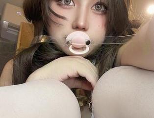 透明的仪式感：在无圣光的包围下看芊川一笑MNK的图片