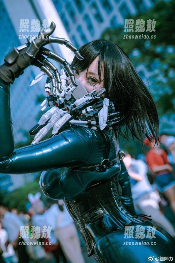 抢眼的空姐装，菌烨tako最新写真给你好看