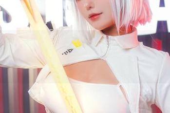 菌烨tako的新美图！让艾米带你飞到蓝色星球上，顺便扔掉烦恼！