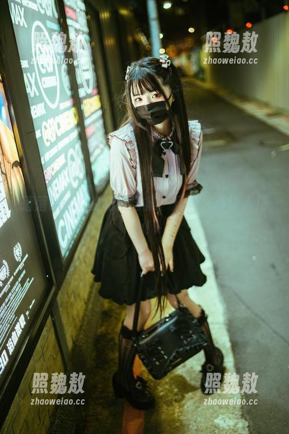 落落Raku 落落Raku的私拍合集:升天,真让人捧心!