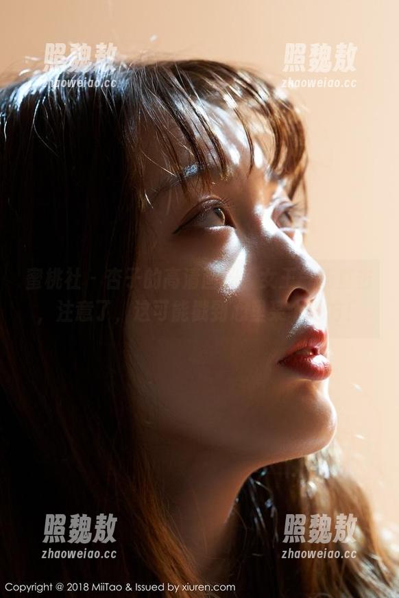 蜜桃社 - 杏子的高清画册，女王气场直击，注意了，这可能戳到心里某个地方！