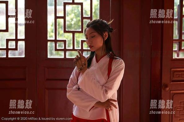 蜜桃社-索菲娅Sophia 蜜桃社 - 下载索菲娅Sophia的水手服图包,姐妹们,别忘了带上你们的‘爱白裙’心态!