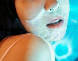 蜜桃社 – 私房图集里，结衣用她的“女王”姿态，玩转每一丝毫的细节。