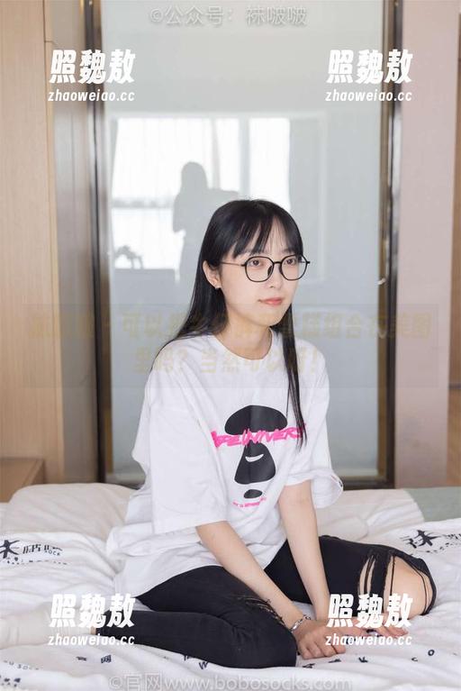 袜啵啵-雪糕 袜啵啵 - 可以把牛仔裤和雪糕组合在美图里吗?当然可以呀!