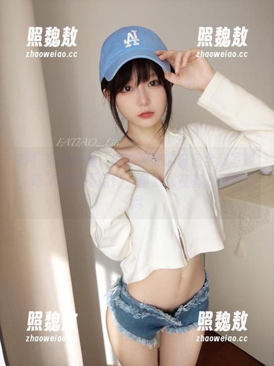 迷之呆梨 叮!菜单推荐:迷之呆梨的白色全套写真,吃了绝对不后悔,虽然现在有点意犹未尽