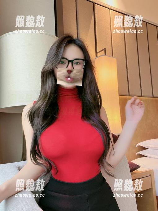 陈大小姐 微密圈 - 高清入侵:条纹漏背,陈大小姐敢不敢再疯狂一点?